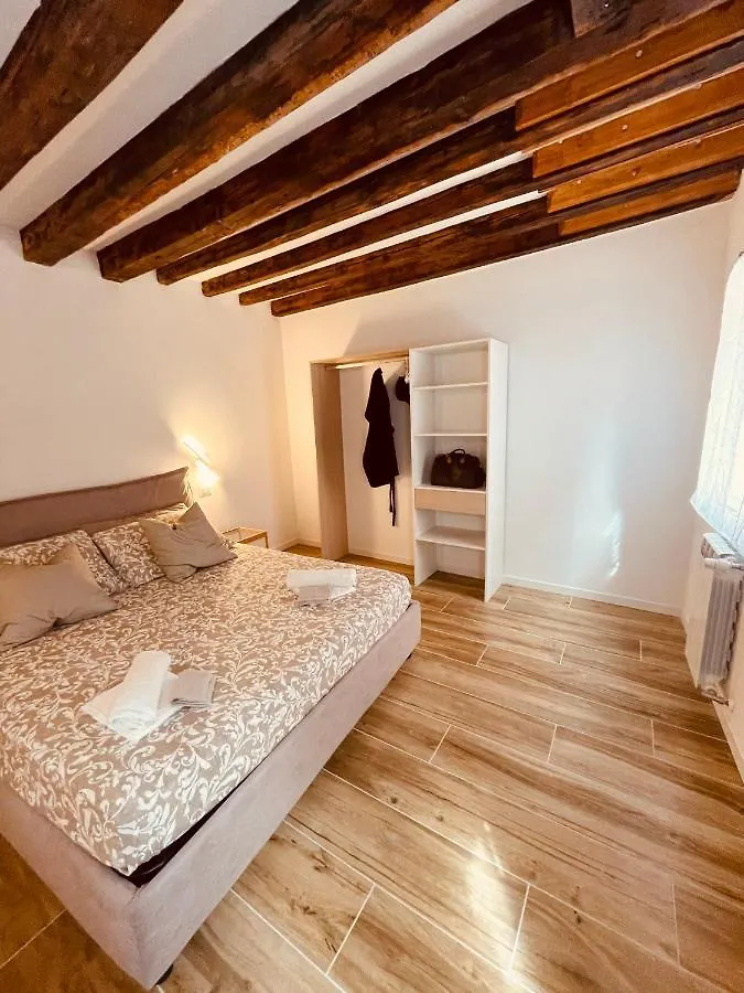 Suite Primo Piano Venice 0*,  Italy